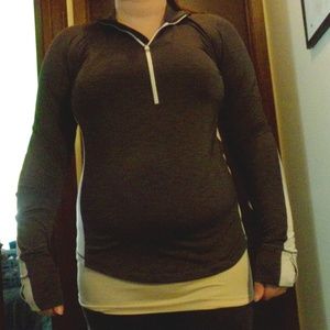 Under Armor Pullover running Sweatshirt